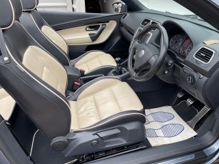 /photos/9878/ceb032e1-92f0-431b-8868-a93829192f4c_i320x240.jpg